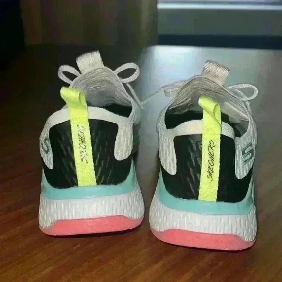 White Sketchers Sneakers - Picture 4 of 6